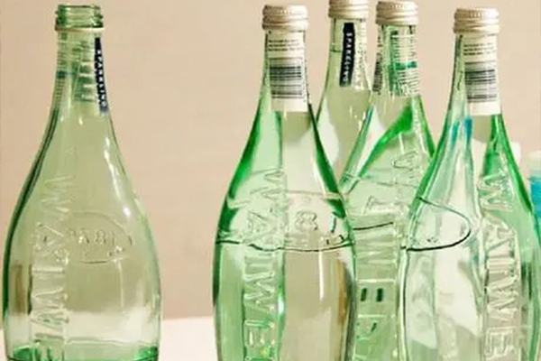 The production process of glass bottle manufacturers